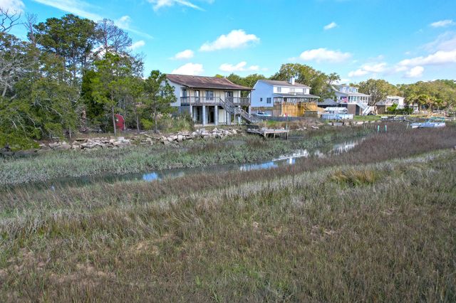 1538 Periwinkle Drive, Mount Pleasant, SC 29466