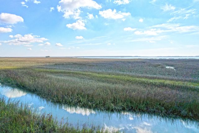 1538 Periwinkle Drive, Mount Pleasant, SC 29466