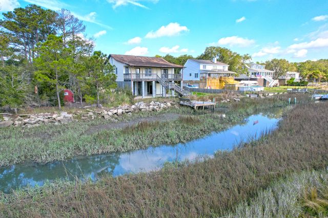 1538 Periwinkle Drive, Mount Pleasant, SC 29466