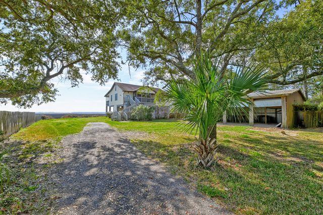 1538 Periwinkle Drive, Mount Pleasant, SC 29466