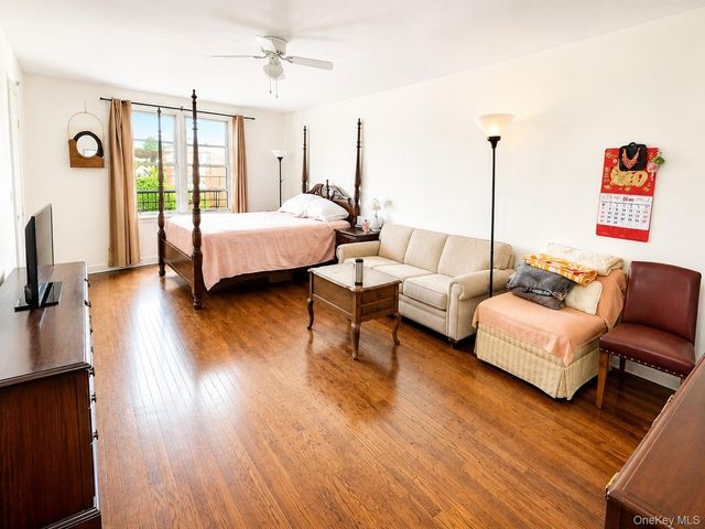 59-21 Calloway Street 4T, Corona, NY 11368