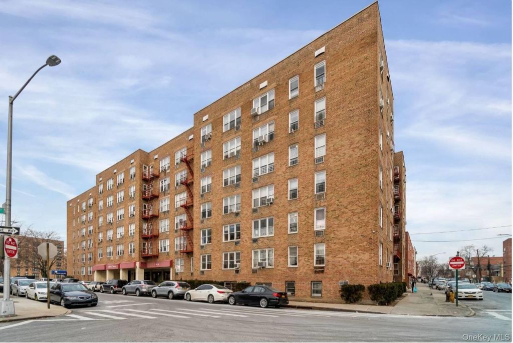 59-21 Calloway Street 4T, Corona, NY 11368
