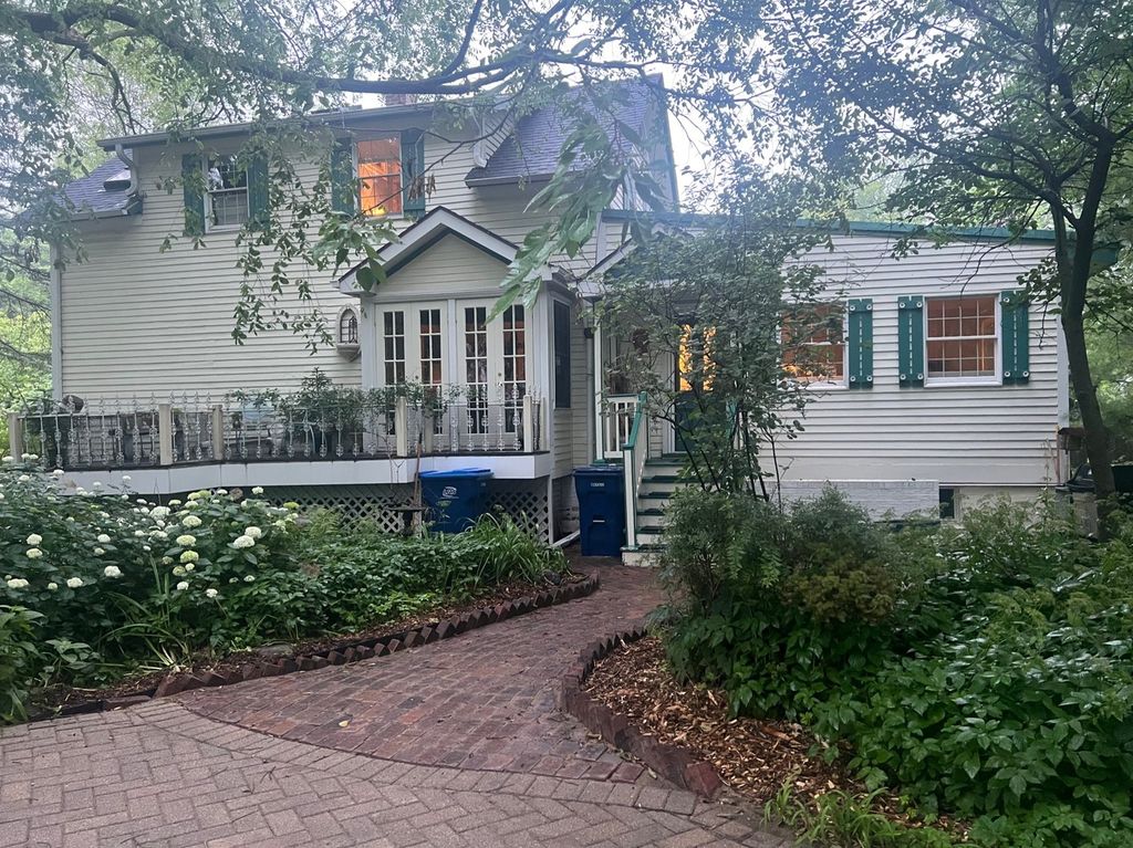 700 Illinois Road, Wilmette, IL 60091