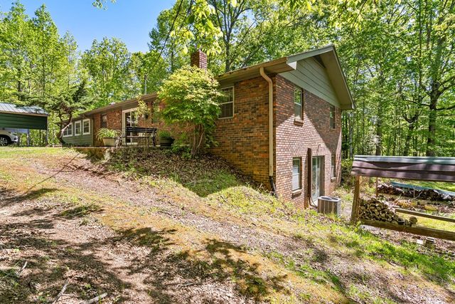 401 Guest Lane, Hayesville, NC 28904