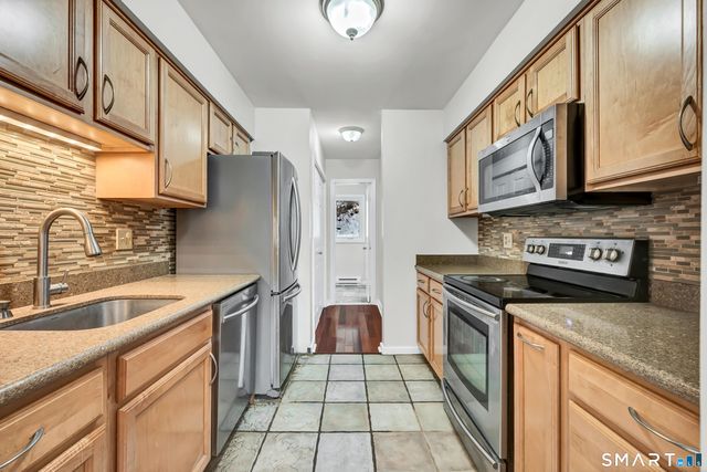 15 Twin Oaks 15, New Milford, CT 06776