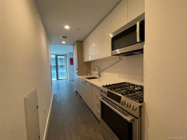 131-05 40 Road 18T, Flushing, NY 11354