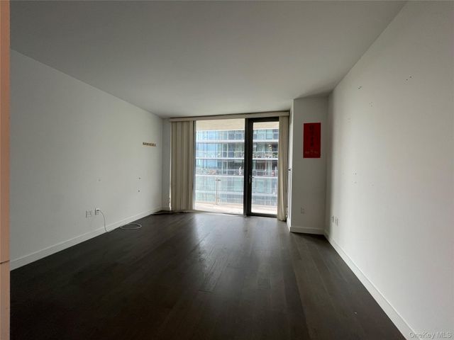 131-05 40 Road 18T, Flushing, NY 11354