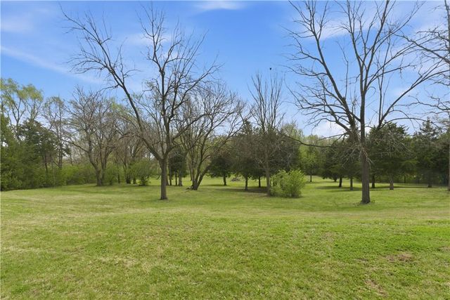 34372 169th Street, Leavenworth, KS 66048