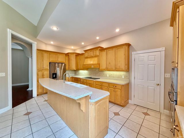 5488 Lakeside Drive, Newburgh, IN 47630