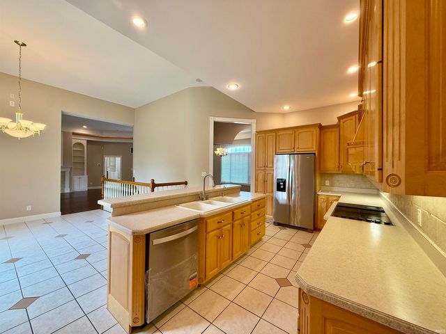 5488 Lakeside Drive, Newburgh, IN 47630