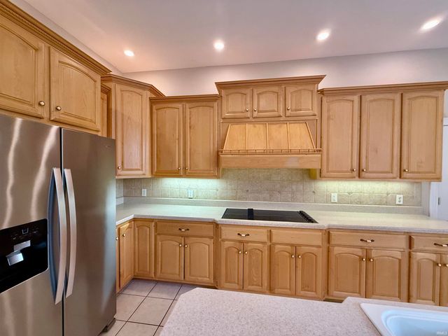 5488 Lakeside Drive, Newburgh, IN 47630