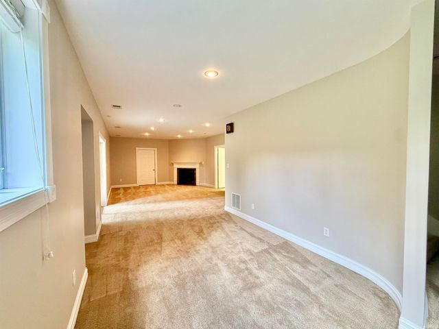 5488 Lakeside Drive, Newburgh, IN 47630