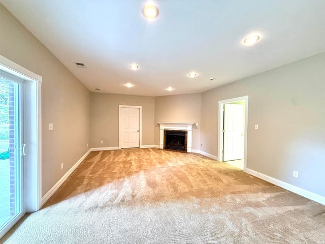 5488 Lakeside Drive, Newburgh, IN 47630