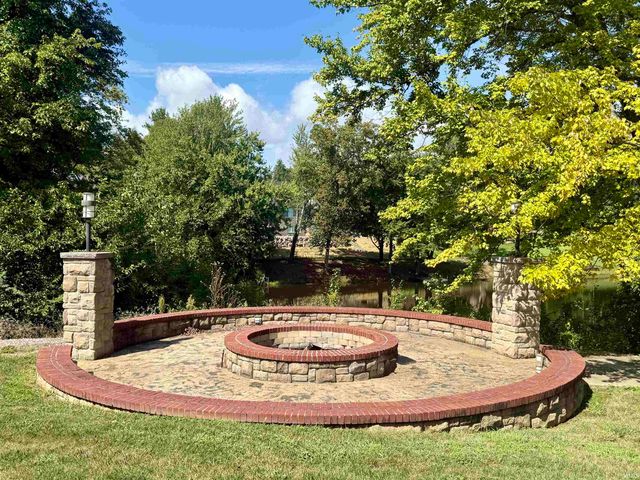 5488 Lakeside Drive, Newburgh, IN 47630
