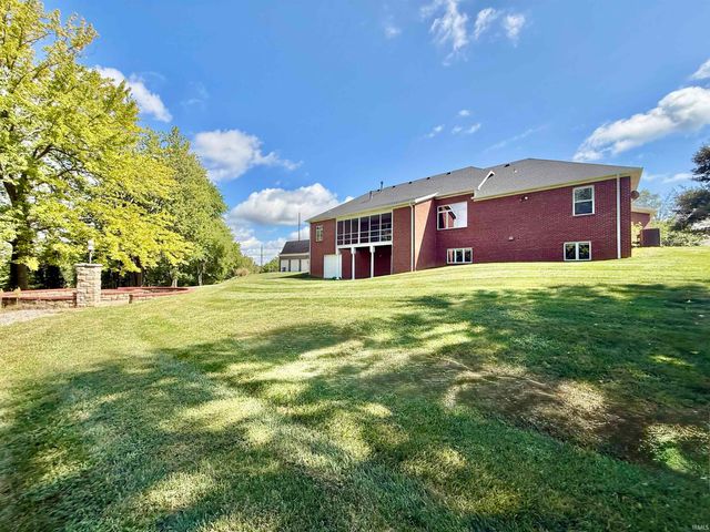 5488 Lakeside Drive, Newburgh, IN 47630