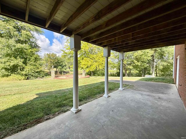 5488 Lakeside Drive, Newburgh, IN 47630