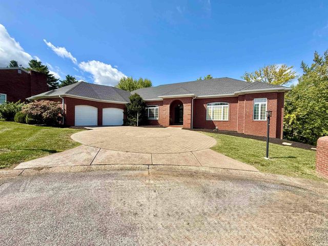 5488 Lakeside Drive, Newburgh, IN 47630