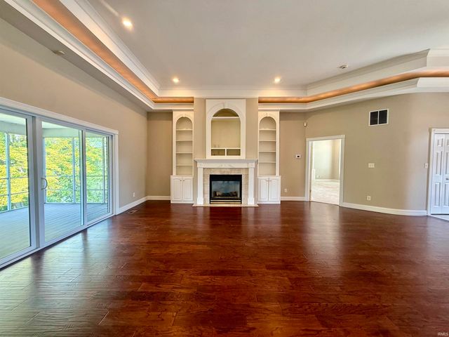 5488 Lakeside Drive, Newburgh, IN 47630