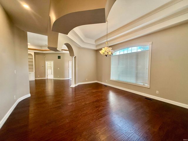 5488 Lakeside Drive, Newburgh, IN 47630