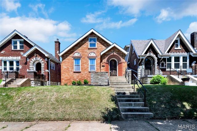 5251 Walsh Street, St Louis, MO 63109