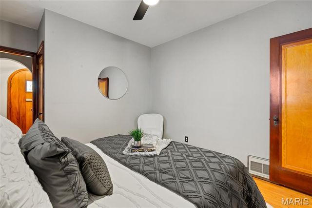 5251 Walsh Street, St Louis, MO 63109