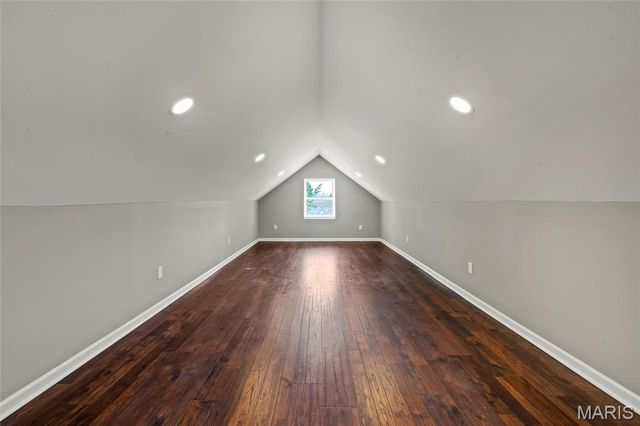 5251 Walsh Street, St Louis, MO 63109
