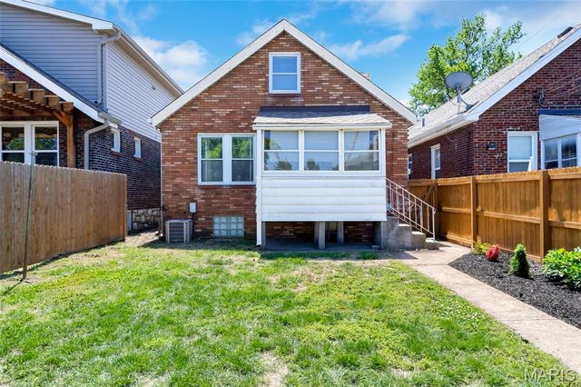 5251 Walsh Street, St Louis, MO 63109