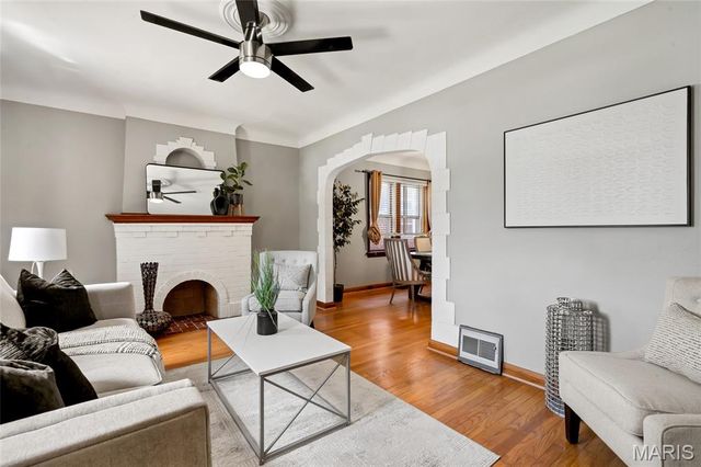 5251 Walsh Street, St Louis, MO 63109