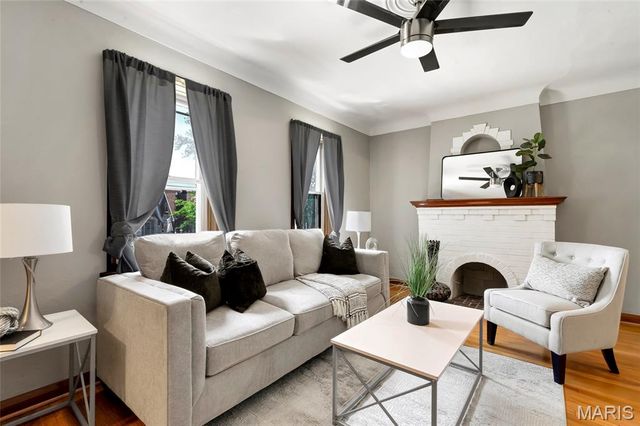 5251 Walsh Street, St Louis, MO 63109