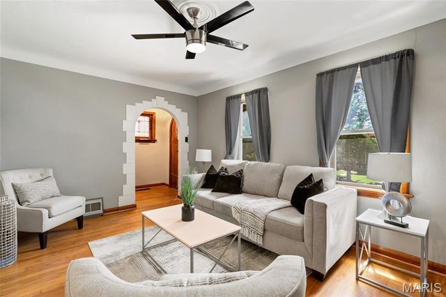 5251 Walsh Street, St Louis, MO 63109