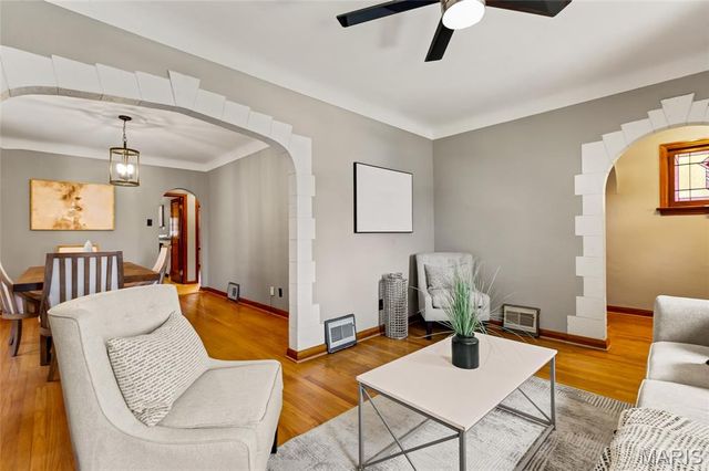 5251 Walsh Street, St Louis, MO 63109