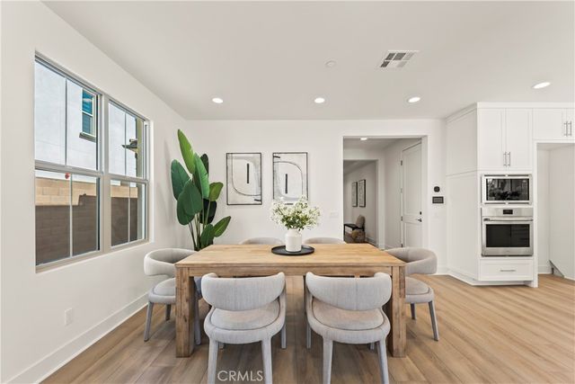 173 Somera, Irvine, CA 92602