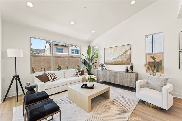 173 Somera, Irvine, CA 92602