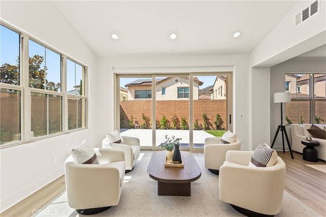 173 Somera, Irvine, CA 92602