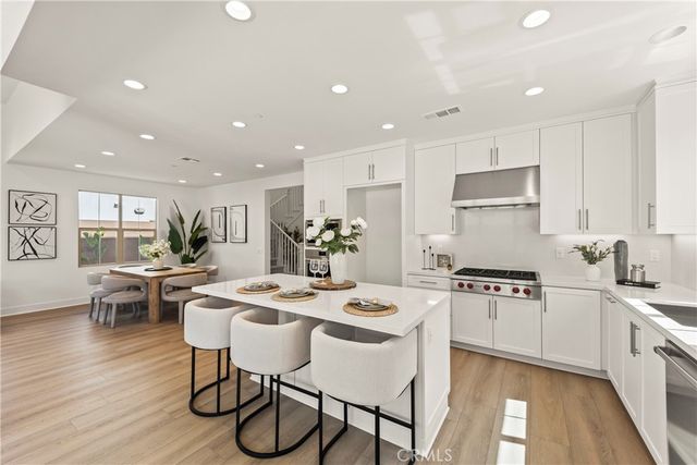 173 Somera, Irvine, CA 92602