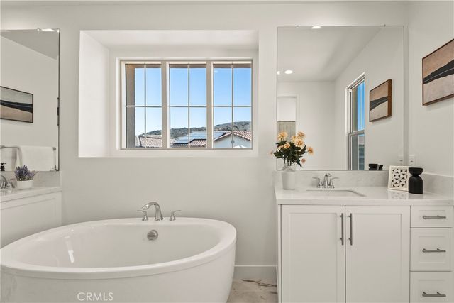 173 Somera, Irvine, CA 92602