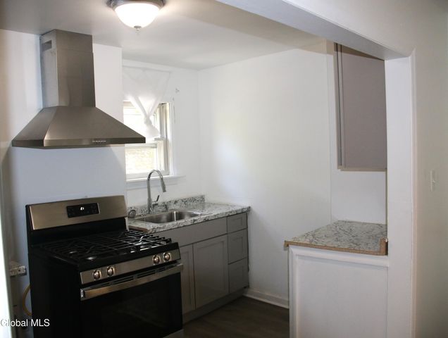 2 Lunis Avenue, Rensselaer, NY 12144