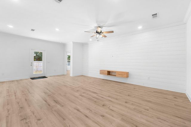 156 Emarie Grey Circle, Santa Rosa Beach, FL 32459
