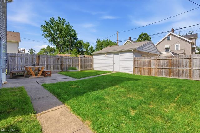 3875 E 38th Street, Newburgh Heights, OH 44105