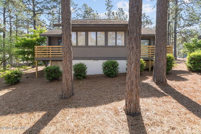 190 Barton Hills Court, Pinehurst, NC 28374