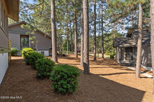 190 Barton Hills Court, Pinehurst, NC 28374