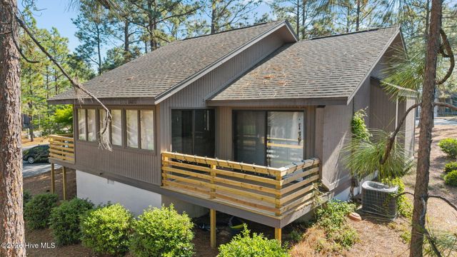190 Barton Hills Court, Pinehurst, NC 28374