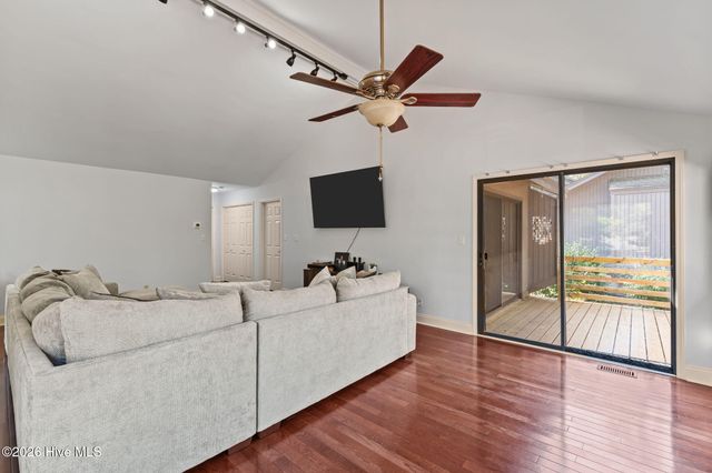 190 Barton Hills Court, Pinehurst, NC 28374