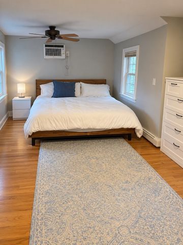 28 Londonderry Road, Framingham, MA 01701