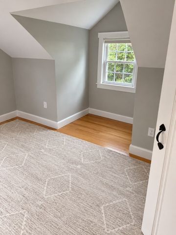 28 Londonderry Road, Framingham, MA 01701