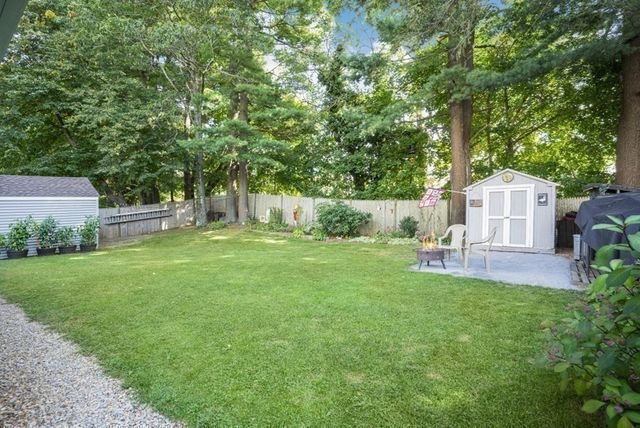 28 Londonderry Road, Framingham, MA 01701