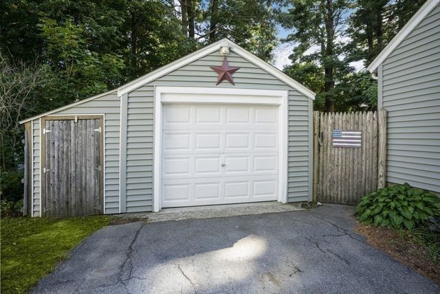 28 Londonderry Road, Framingham, MA 01701