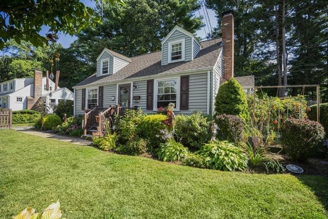 28 Londonderry Road, Framingham, MA 01701
