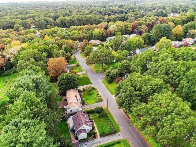 28 Londonderry Road, Framingham, MA 01701