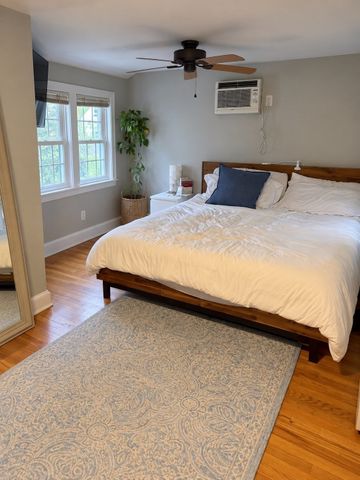 28 Londonderry Road, Framingham, MA 01701